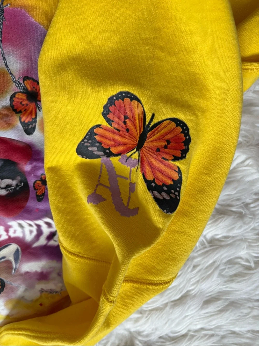 Nike Mens Happy Air Crewneck Pullover Sweatshirt Medium Y2K Nostalgia Dopamine‎